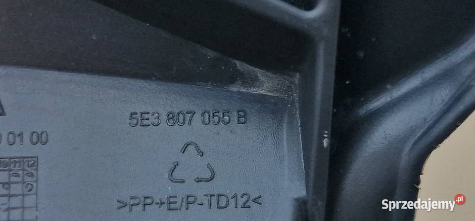 SKODA OCTAVIA IV 4 ŚLIZG ZDERZAKA 5E3807055B osobowe Bieleń