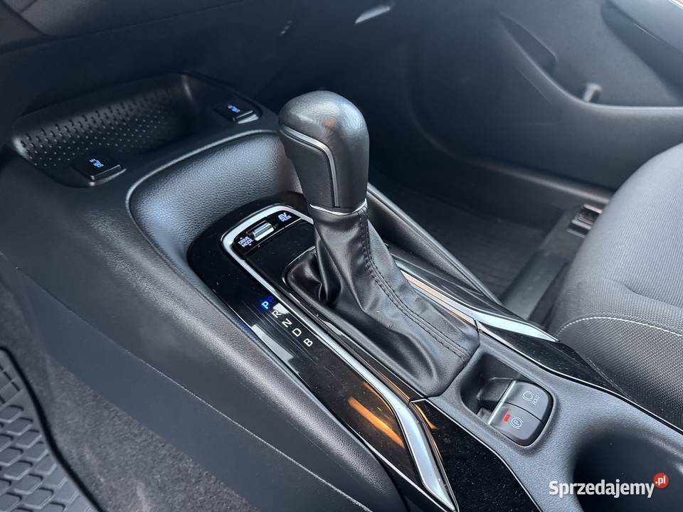 Toyota Corolla 18 Hybrid Active Niski przebieg