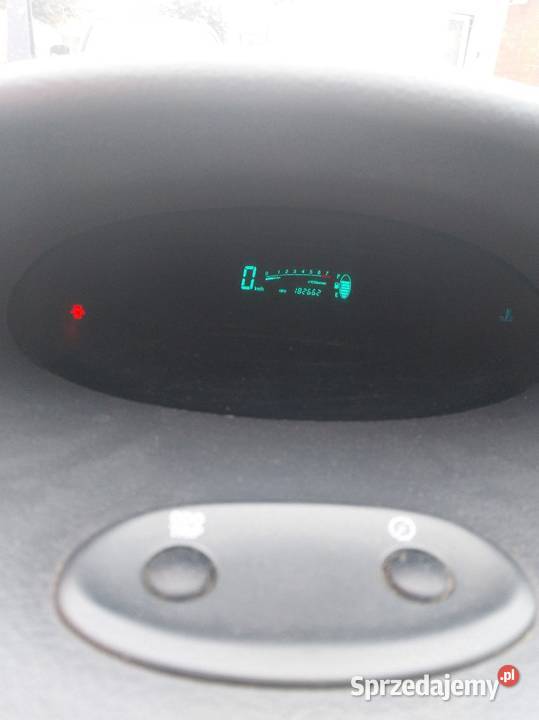 Toyota yaris 1 10 benzyna mazowieckie Ożarów Mazowiecki sprzedam