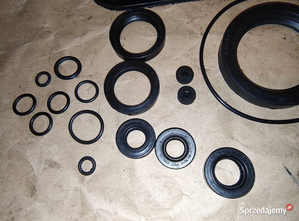 Uszczelki i uszczelniacze silnika Dniepr MT K650 sprzedam