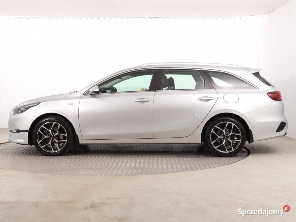 Kia Ceed 15 TGDI Rok produkcji 2022 śląskie