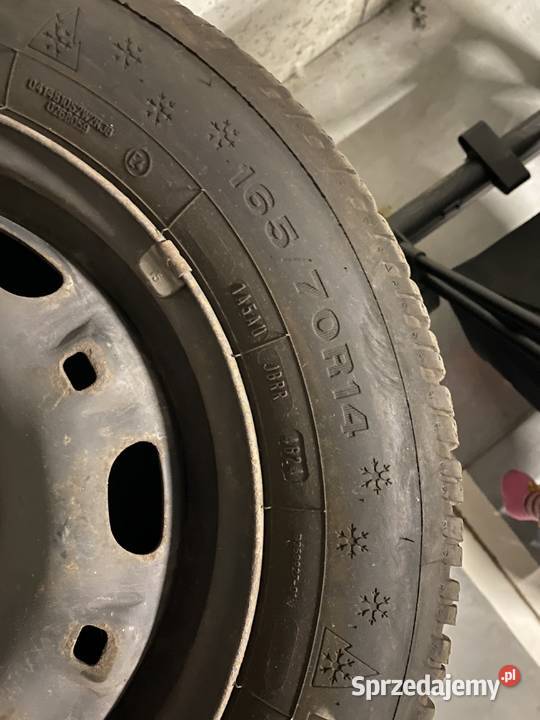 Opony zimowe z FELGAMI 16570 R14 Dunlop Winter sprzedam