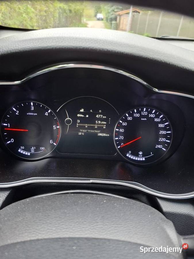 Kia Carens IV 17crdi 136 19900 przebieg światła LED Dębina