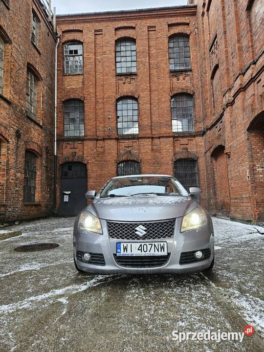 Suzuki Suzuki Kizashi 2010 24 4WD CVT 99700 Rok produkcji 2010 Warszawa