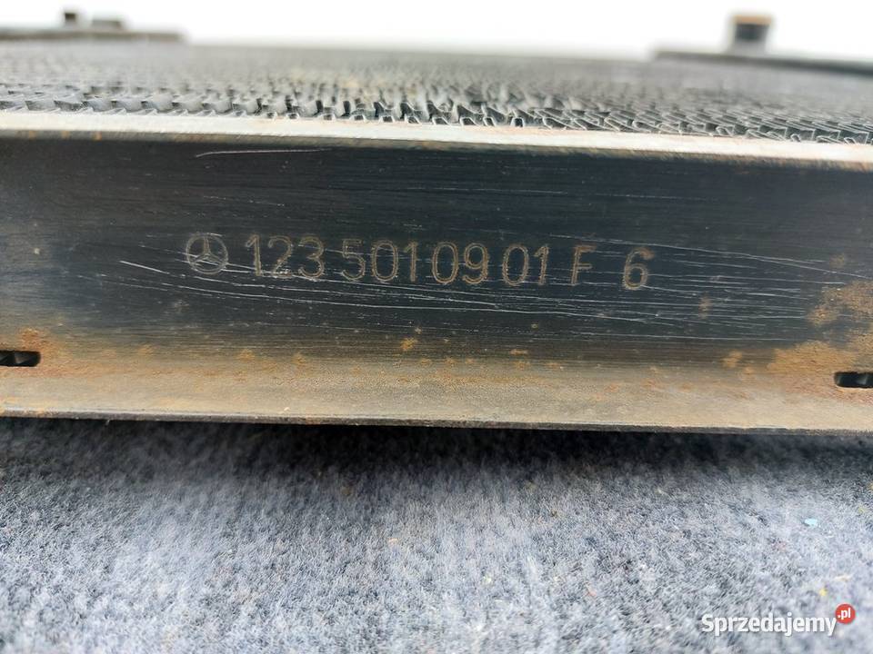 Chłodnica wody Mercedes W123 BEHR 1235010901 Układ chłodzenia Zawiercie