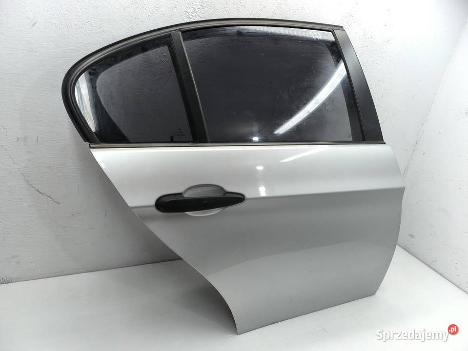 DRZWI PRAWY TYŁ BMW E90 Motoryzacja