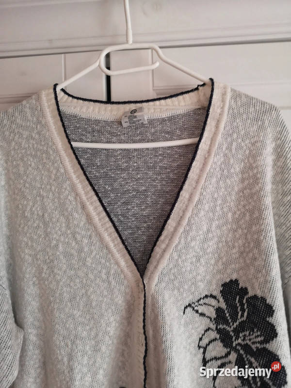Sweter na guziki Kardigan z kwiatkiem Kwiatki Niepołomice