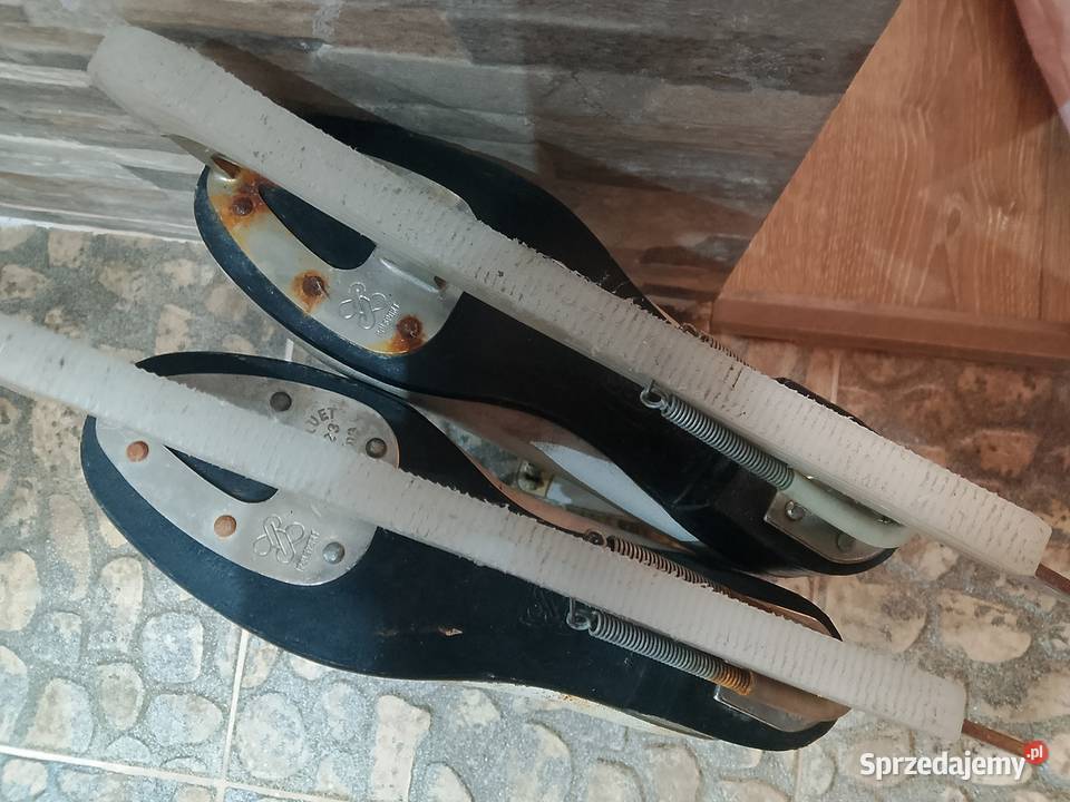 Łyżwy POLSPORT Piruet 23 703ochraniacze WESSA mazowieckie Legionowo sprzedam
