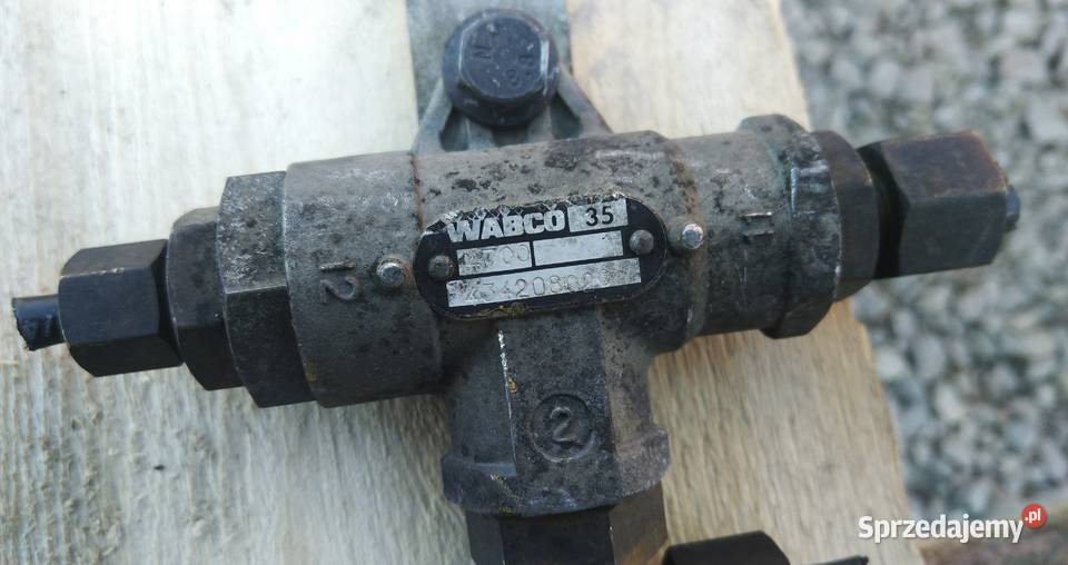 3 WYJŚCIA Zawór Wabco 4342080200 VOLVO A 25 C