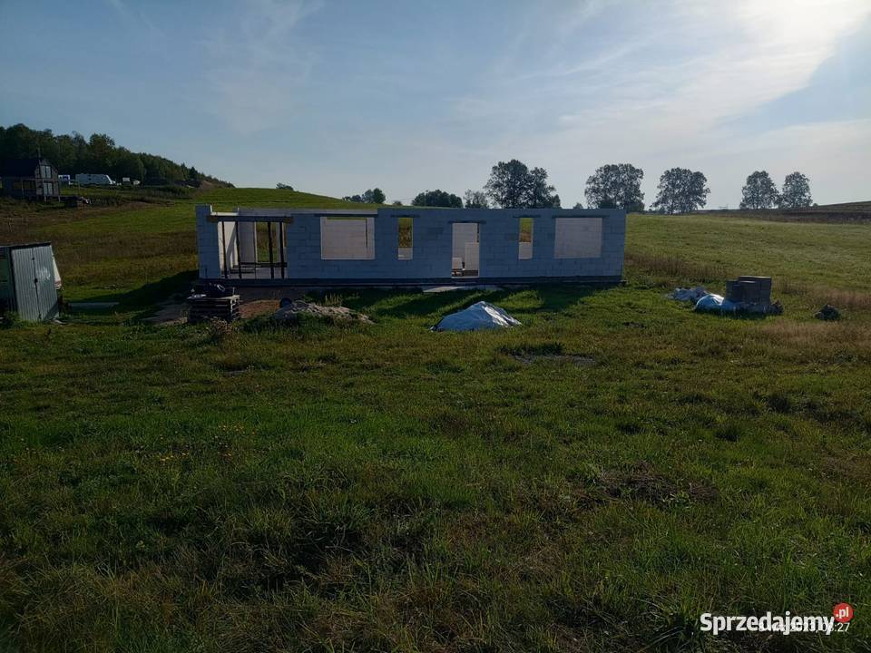 Sprzedam działkę 1500 m2 z rozpoczętą budową utwardzona