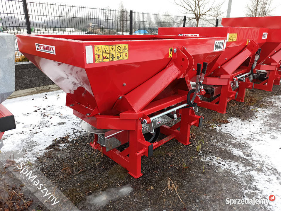 Rozsiewacz do nawozów Strumyk 600 litrów Tytan nieuszkodzony dolnośląskie Trzebnica