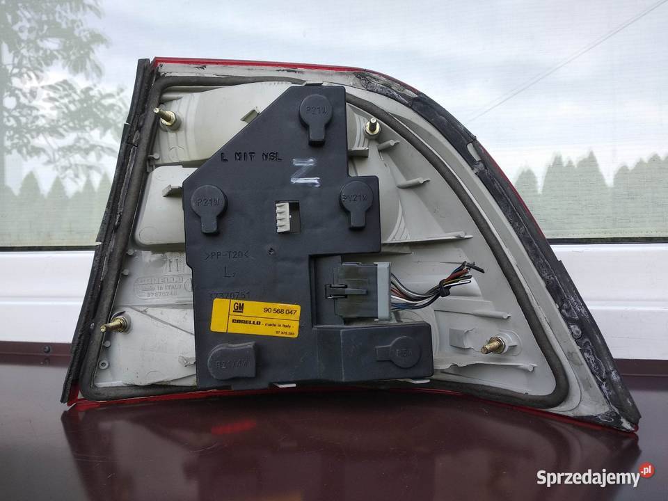 Opel Vectra B sedan liftback lampa tył tylna osobowe łódzkie Sieradz