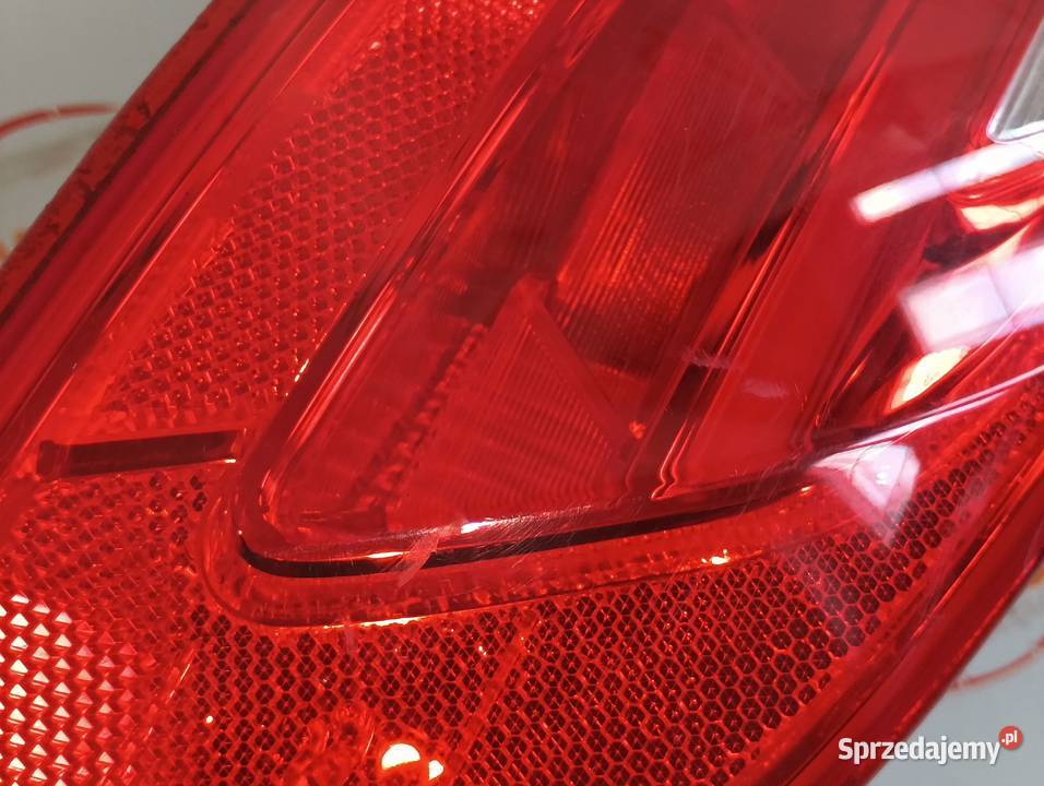 JAGUAR XE 16r lampa prawa tył Kielce