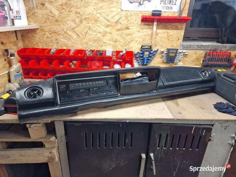 Deska rozdzielcza Fiat 125p licznik i nawiewy osobowe Siewierz