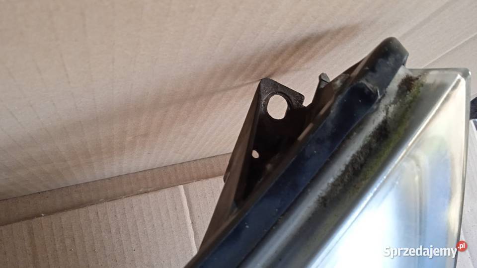 ESCAPE IV LAMPA PRZÓD LEWA XENON SOCZEWKA EU Zbierkowo