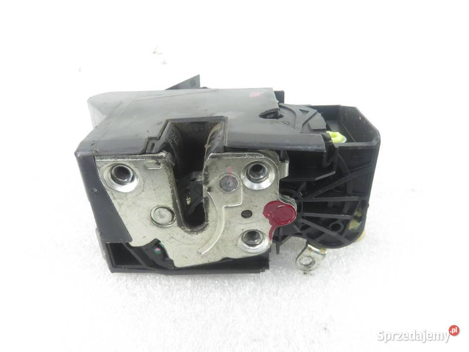 ZAMEK LEWY PRZEDNI DACIA SANDERO II B8 osobowe