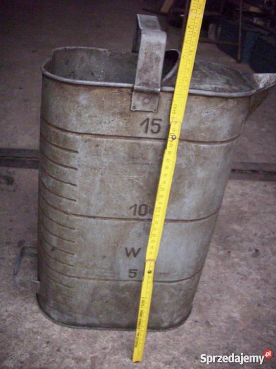 Zabytkowa nalewarka do paliwaWehrmacht Ursus Barlinek