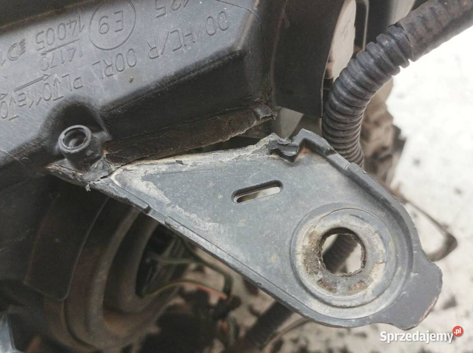 LAMPA PRZÓD PRAWA EU 260102414R Dacia Dokker I