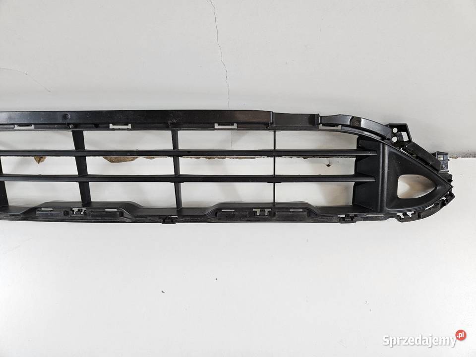 NISSAN XTRAIL T33 KRATKA ŚRODKOWA ZDERZAKA PRZÓD Atrapy Międzychód
