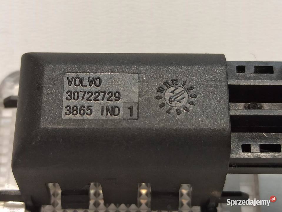 LAMPKA OŚWIETLENIE WNĘTRZA VOLVO V60 30722729 osobowe