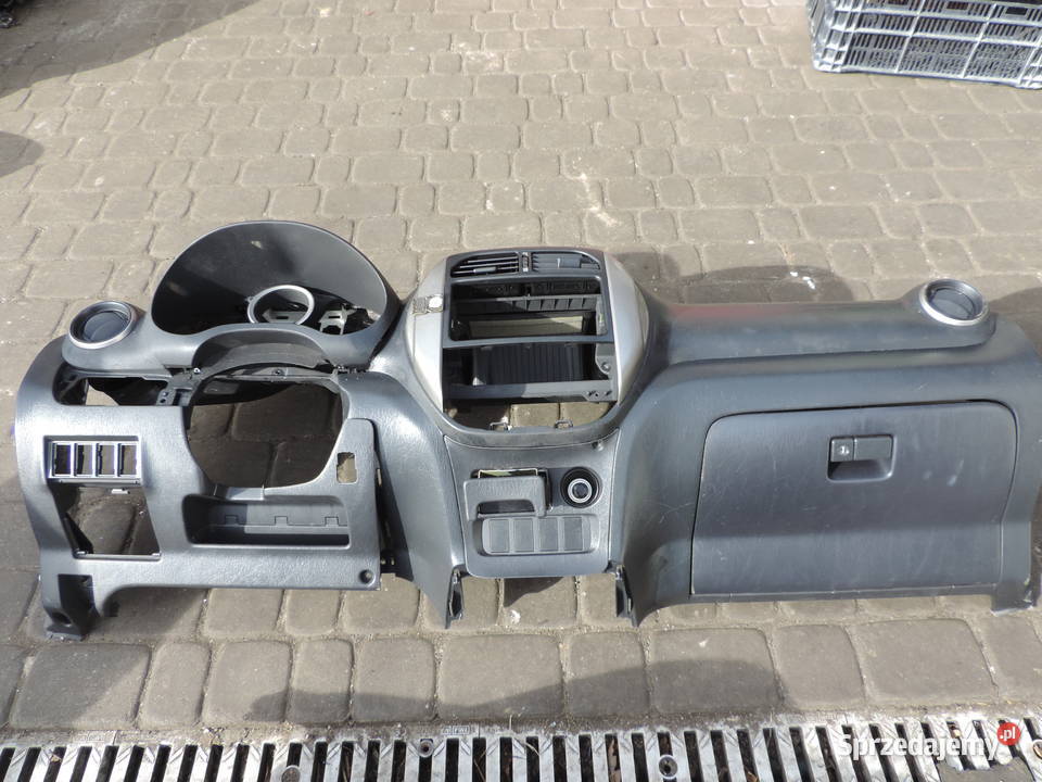 DESKA ROZDZIELCZA KONSOLA TOYOTA RAV4 II FL