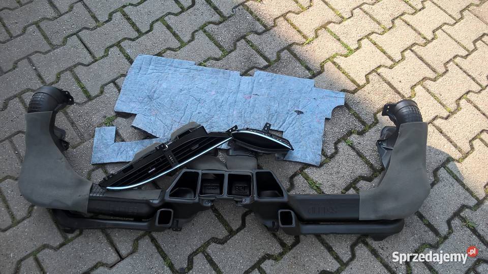 toyota yaris III ślizgi lp 525350d090 znaczek