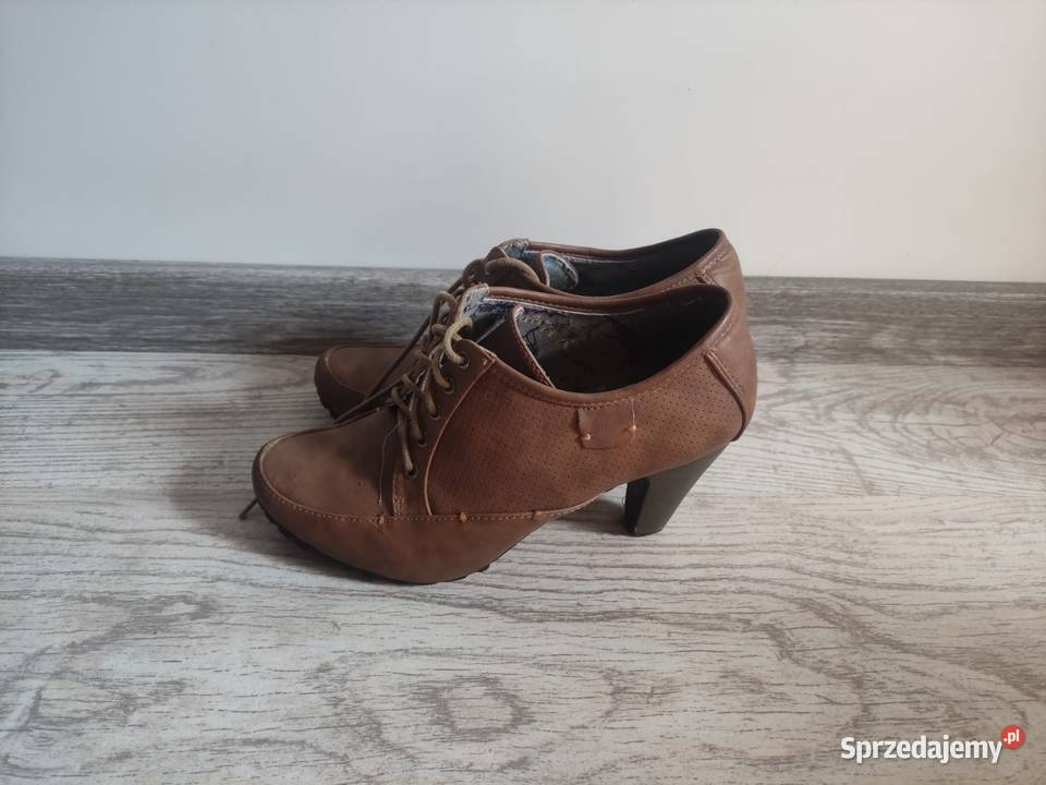 Półbuty na obcasie Street Feet rozmiar 38 Jawiszowice