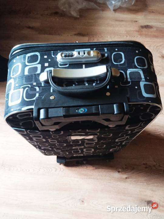 Walizka kabinowa na kółkach Kraków