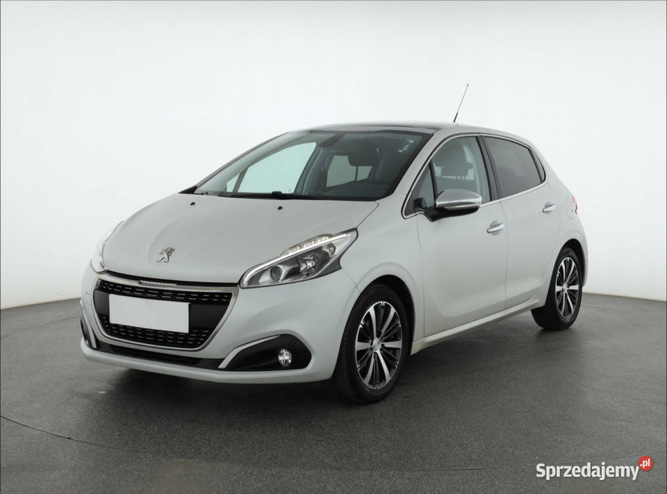 Peugeot 208 12 PureTech Hatchback Piaseczno