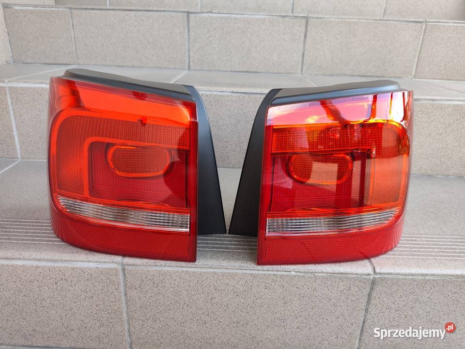 Lampy tył tylne VW Touran 20102015 1T3 komplet Lampy tylne Września
