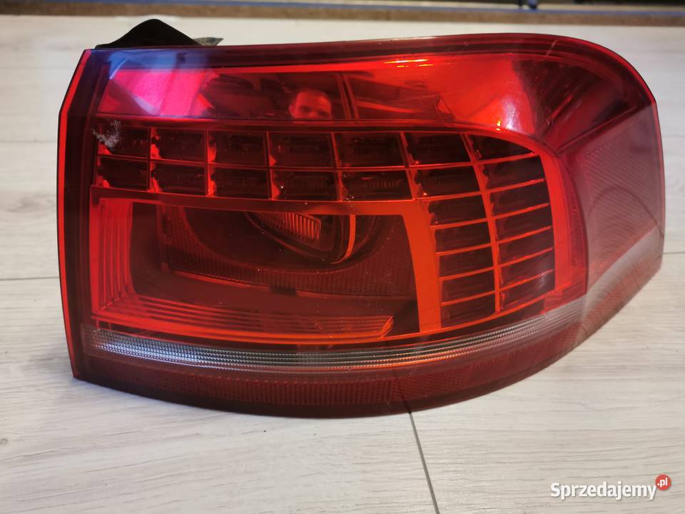 VW Passat B7 Lampa tylna prawa w błotnik klapa Białystok