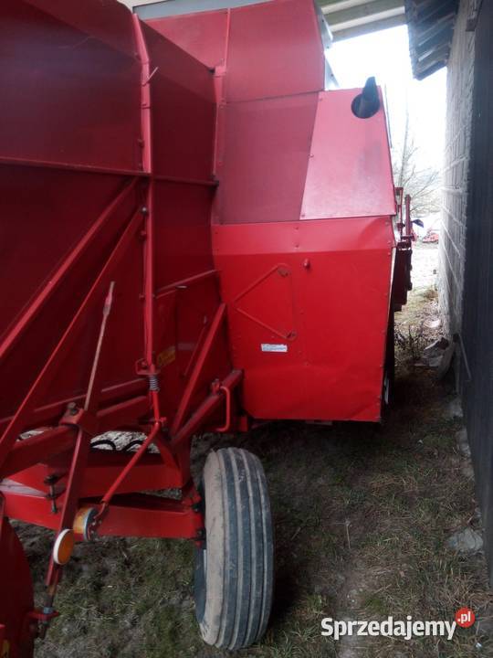 Kombajn MF 330 Filipów Czwarty