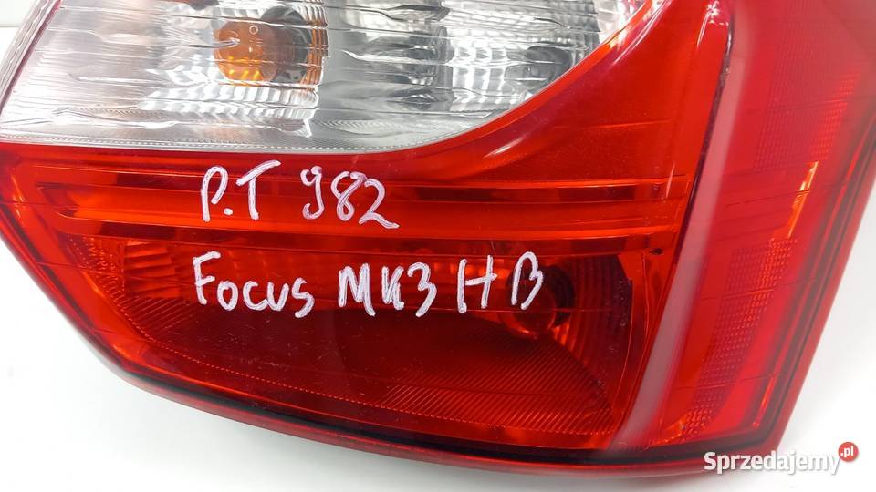 FORD FOCUS MK3 HB LAMPA TYŁ PRAWA Zbierkowo