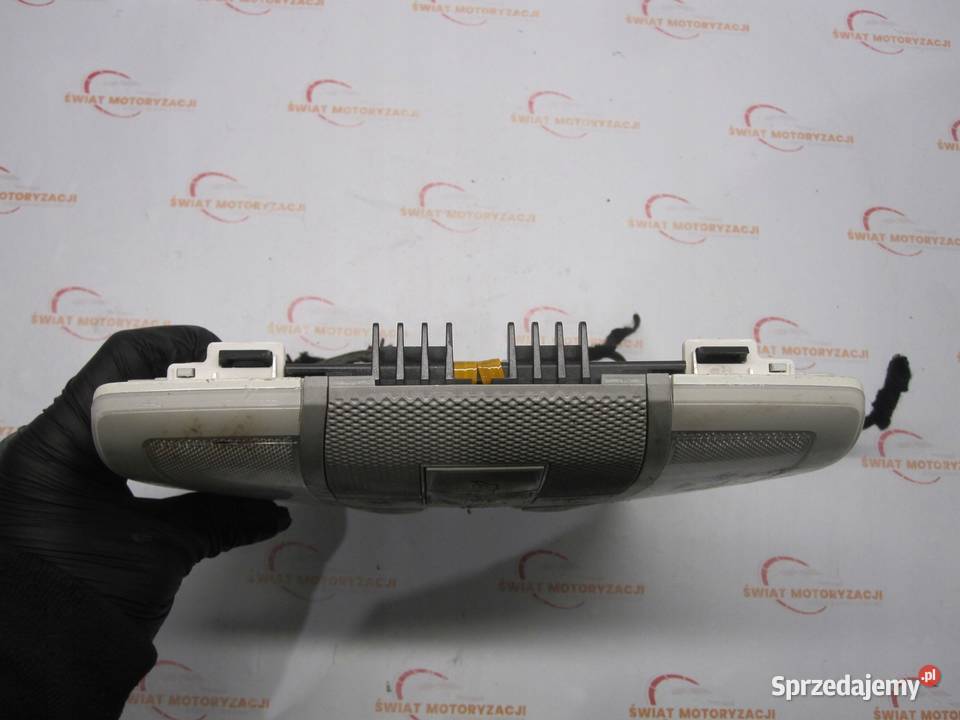 MERCEDES W204 07r lampka podsufitki A2048702758 Kielce