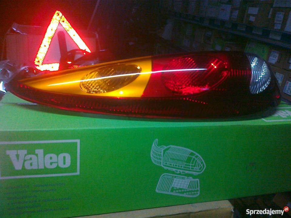 NISSAN ALMERA TINO 20002003 LAMPA TYŁ PR NOWA mazowieckie Pruszków sprzedam