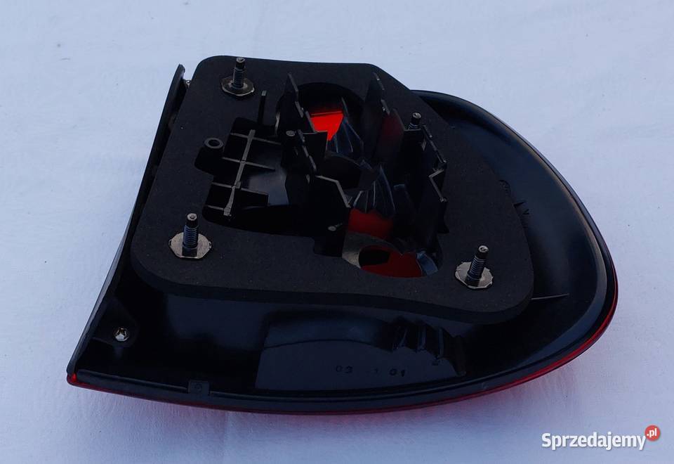 LAMPA TYŁ TYLNA LEWA VOLVO V40 3345728 Lampy tylne