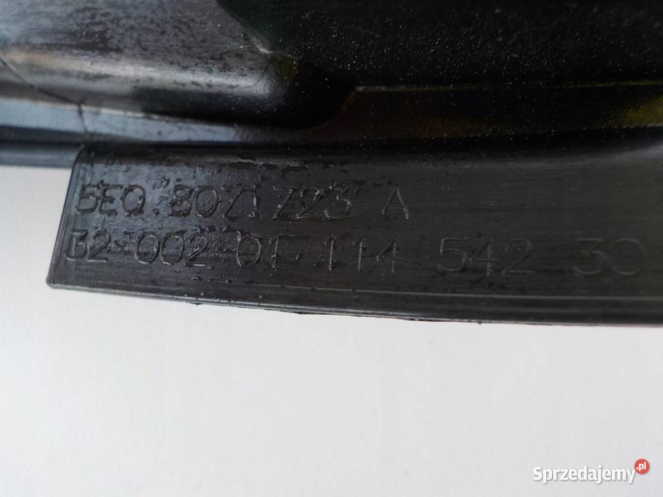 ŚLIZG ZDERZAKA PRAWY LEWY PRZÓD SKODA OCTAVIA 3