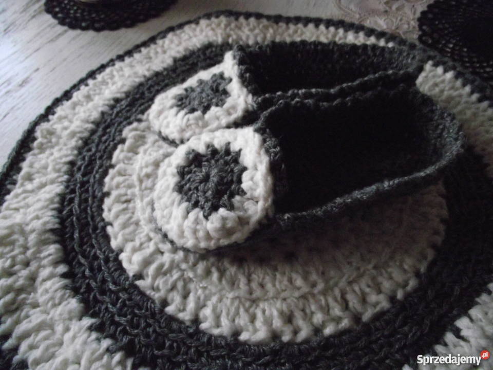 BIAŁO SZARY AUTORSKI DYWANIK SZYDEŁKOWANY Dywany i wykładziny Piła