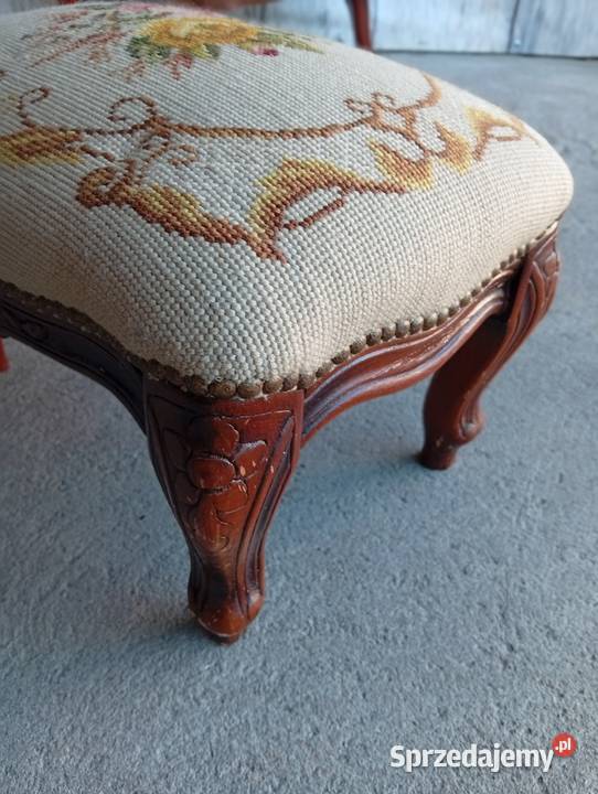 fotel w stylu Ludwikowskim z podnóżkiem 384 kujawsko-pomorskie Byczyna