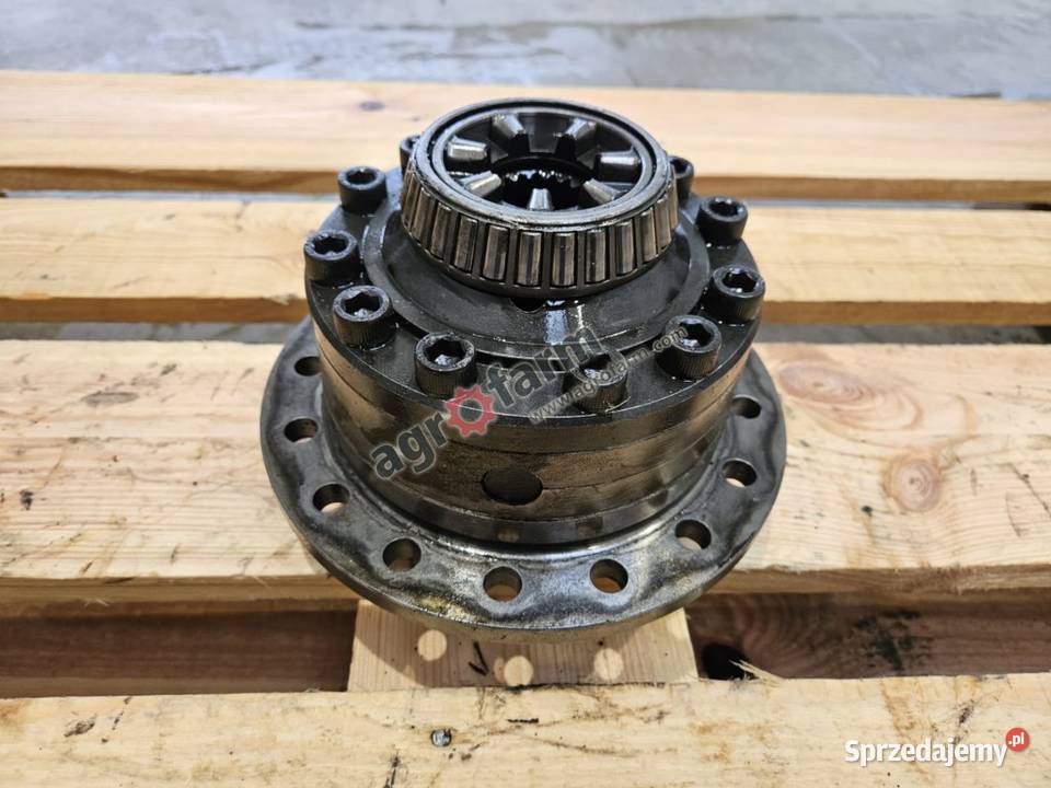 Mechanizm różnicowy Massey ferguson 8250 8260
