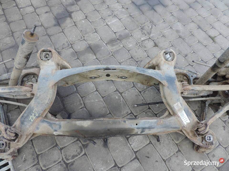 ZAWIESZENIE TYŁ BELKA TYLNA MERCEDES CKLASA W202 Rok produkcji 1995 Wahacze Nowy Sącz sprzedam