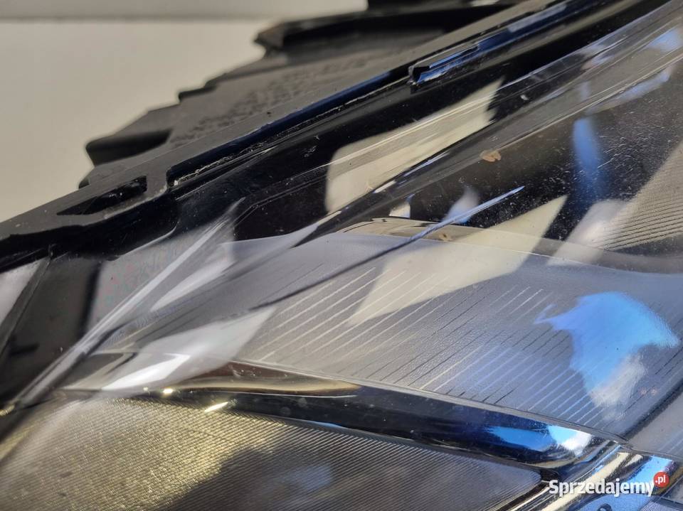 LAMPA PRAWA Volvo V90 S90 II prawy przód Chełm