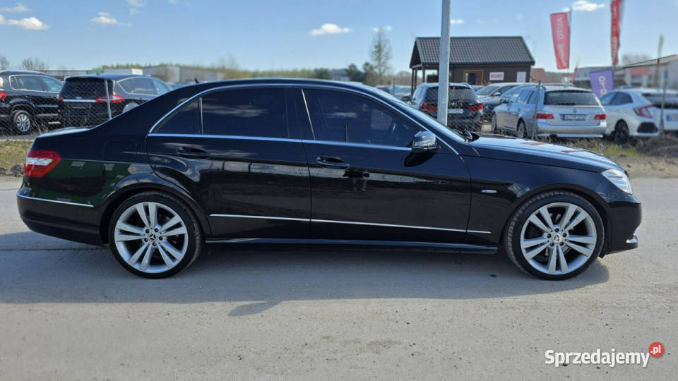 Mercedes E 350 Avangarde czarny sufit 4matic Lębork