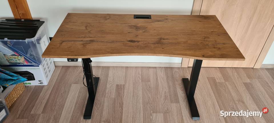 Biuro z elektryczna regulacja 137.5cm Lutynia sprzedam