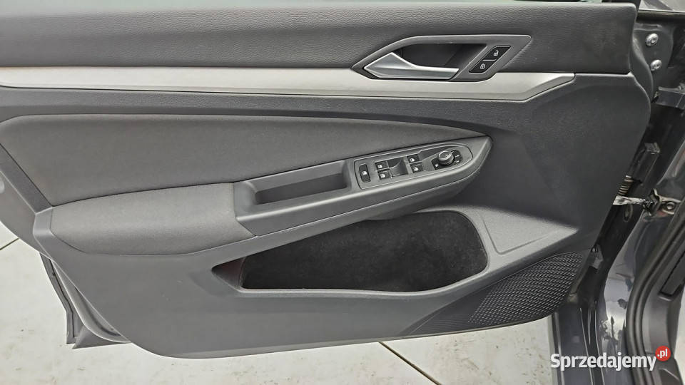 Volkswagen Golf Golf VIII 20 TDI Life Z Warszawa sprzedam