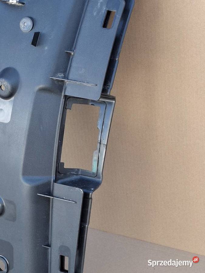 SCANIA R S BŁOTNIK LEWY NADKOLE PODKABINOWE Bieleń