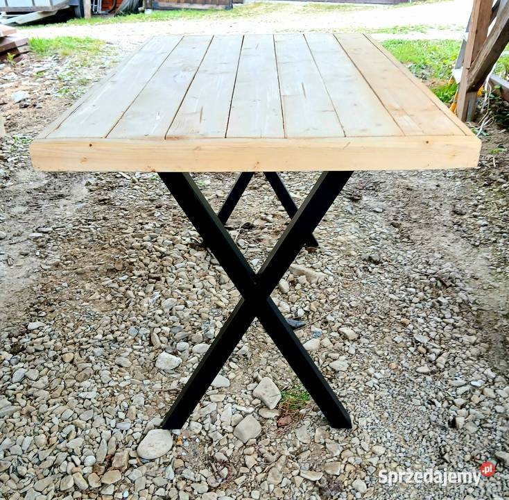 Stół ogrodowy
