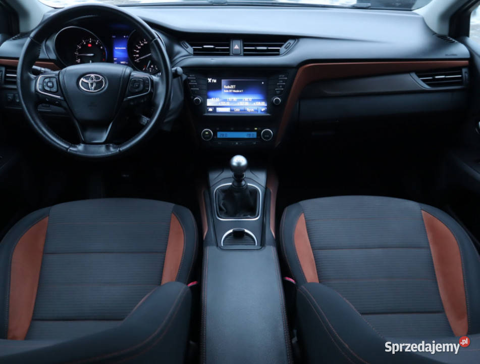 Toyota Avensis 16 Valvematic światła do jazdy dziennej Avensis Łódź