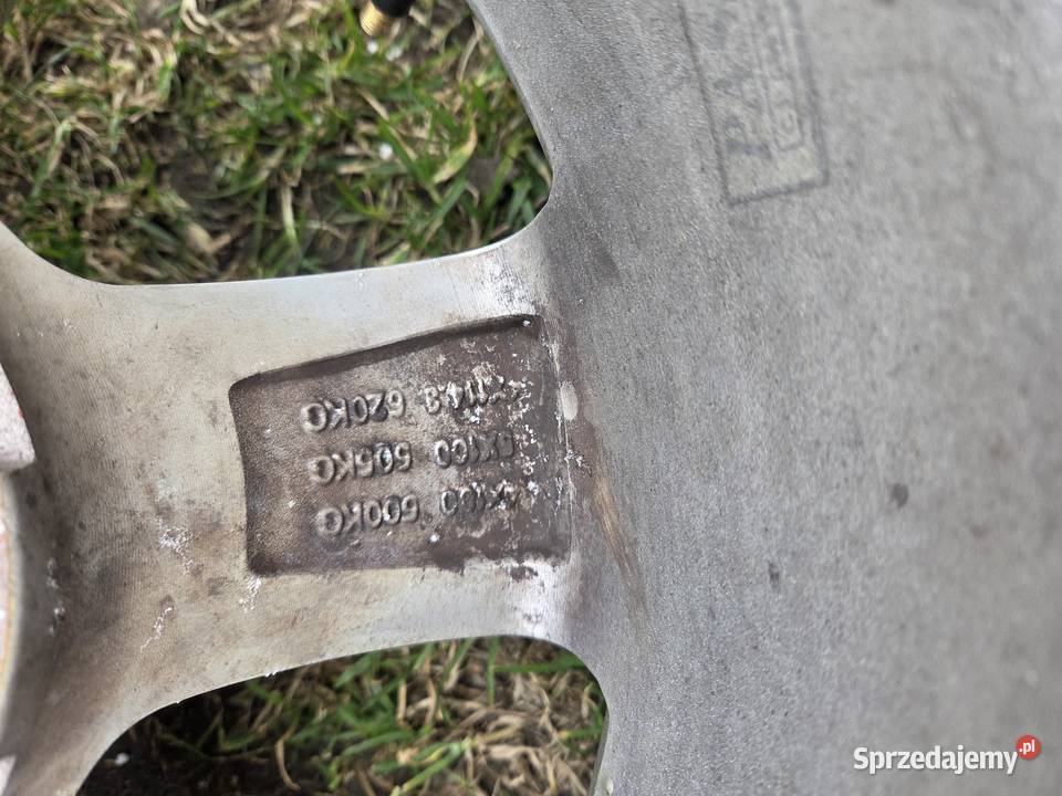 Felga aluminiowa 17 Audi z rozwidlonymi Wałbrzych sprzedam