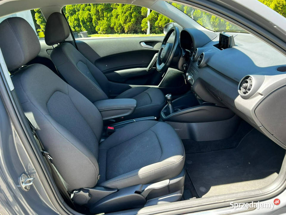 Audi A1 10 TFSI 95 SLine Klima PDC 8X 2010 światła przeciwmgielne wielkopolskie Baranowo